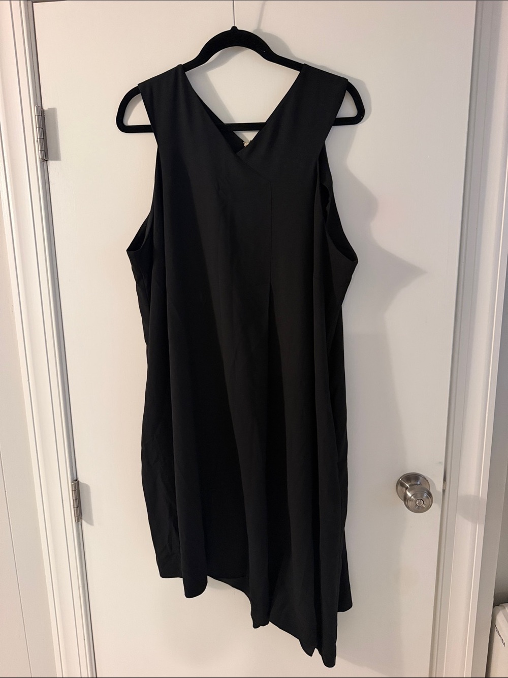 RACHEL Rachel Roy Black V-Neck Sleeveless Shift Dress